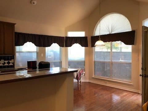 Building Photo - 5701 Christy Ln