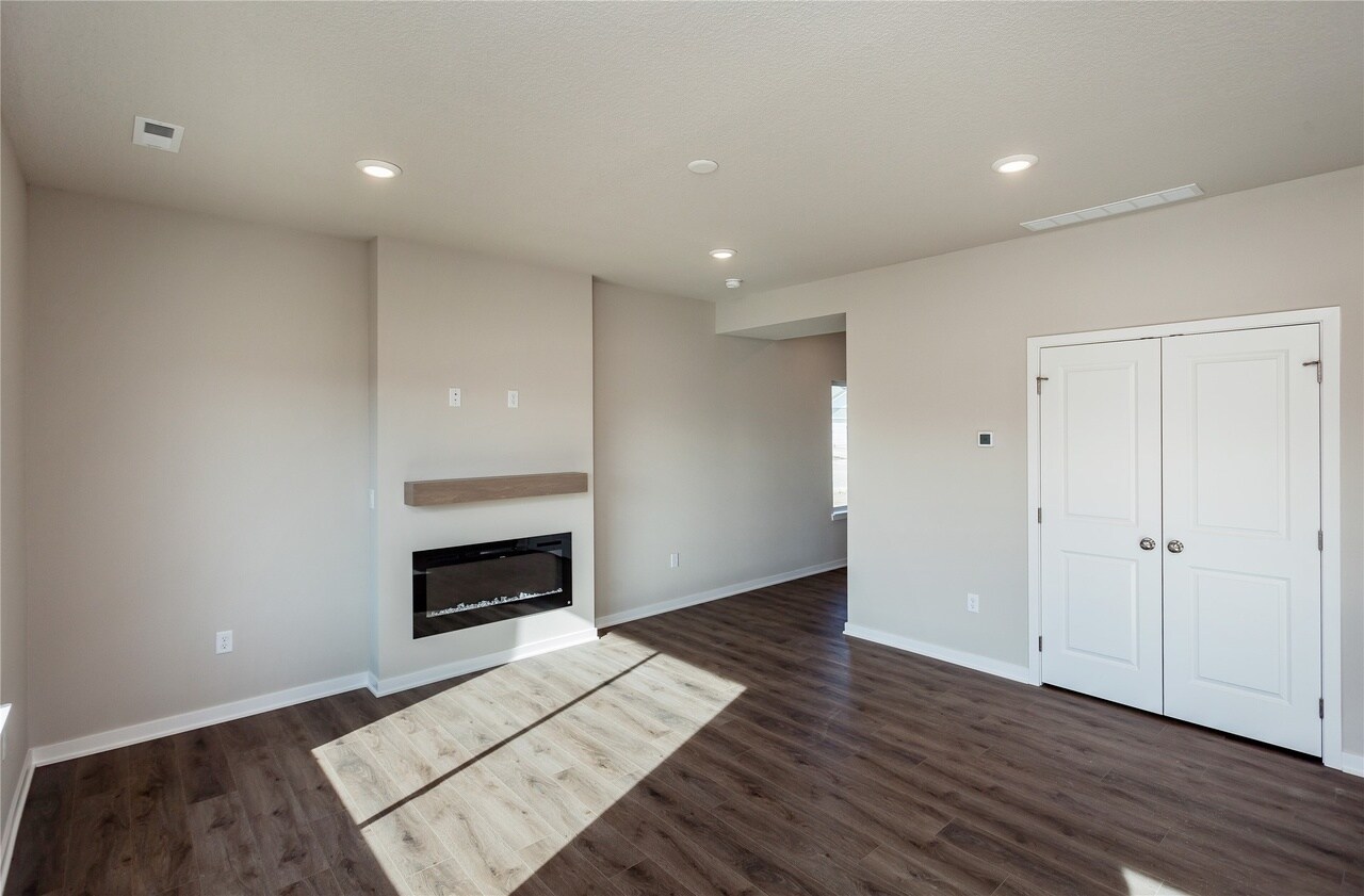 Building Photo - 6129 Tungsten Dr