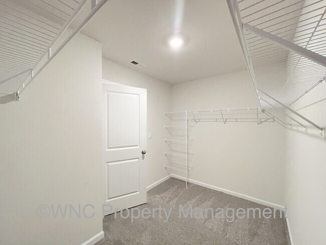 Building Photo - 12 Burdock Rd