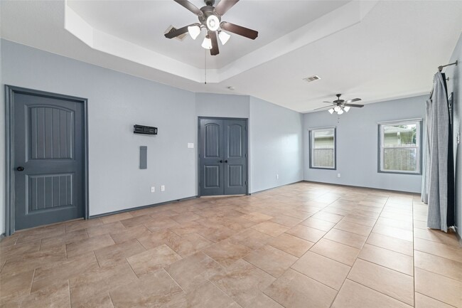 Building Photo - 5115 Whitebridge Ln