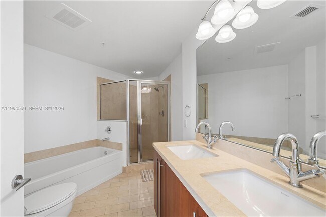 Building Photo - 1111 SW 1st Ave