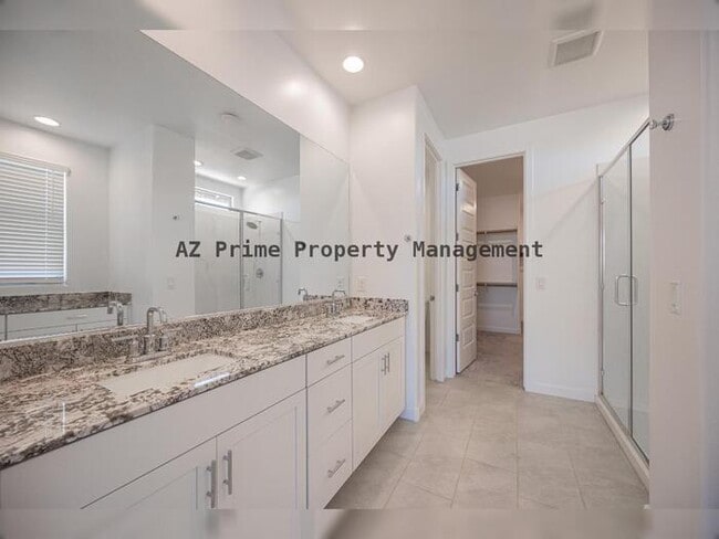 Building Photo - 4607 S 111th Dr