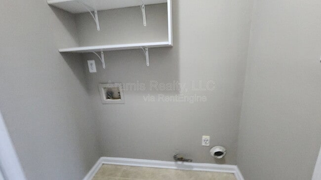 Building Photo - 5090 Edinborough Pl