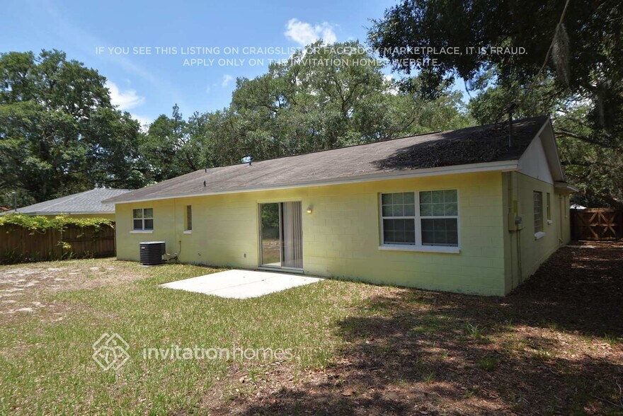 Building Photo - 2213 Boxwood Way