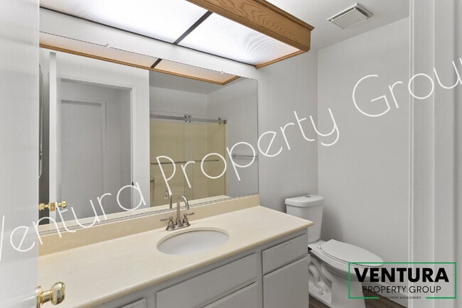 Building Photo - Clean 3-Bedroom, 2 Baths with large yard in Moorpark – Comfort & Convenience Await!