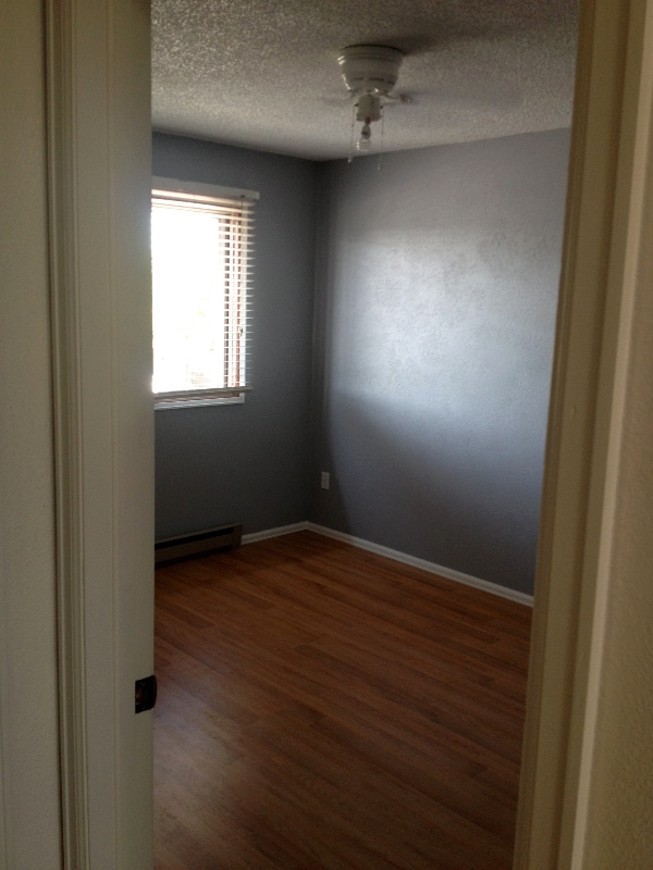 Building Photo - 2241 W Hillside Ave