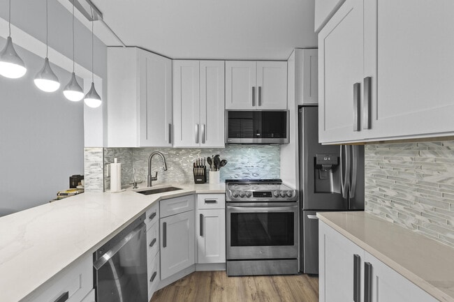 Building Photo - 629 Sea Pine Way