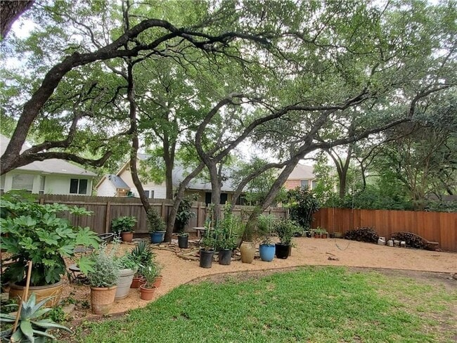 Building Photo - 1809 Dayflower Trce