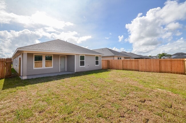 Building Photo - 7831 Sanremo Dr