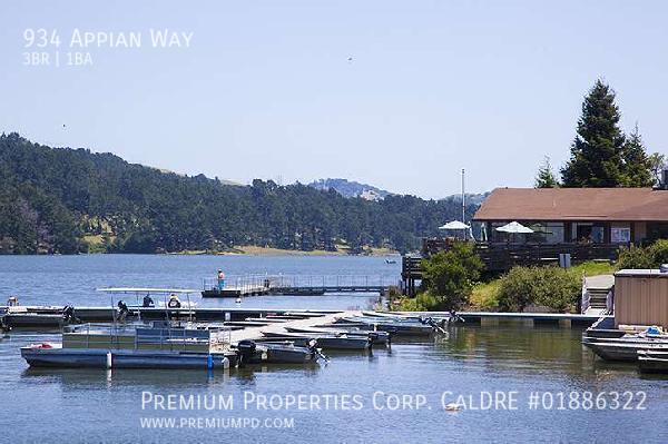 Building Photo - 934 Appian Way