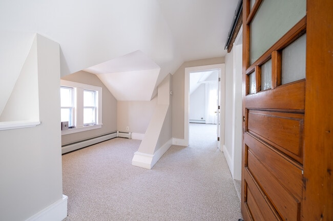 Building Photo - 507 W 33rd St