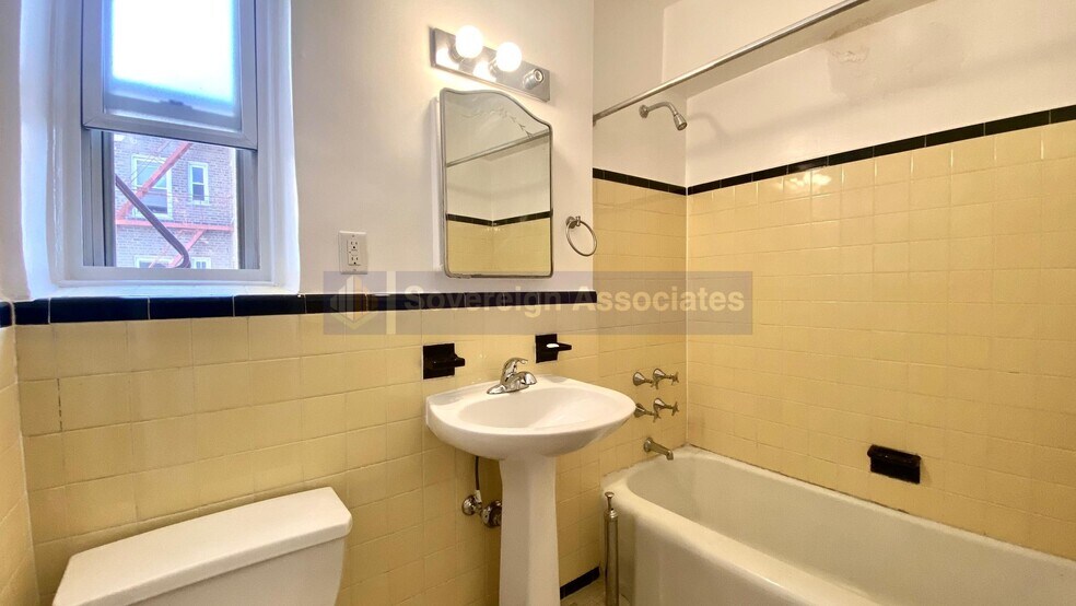 Building Photo - 2712 Decatur Ave