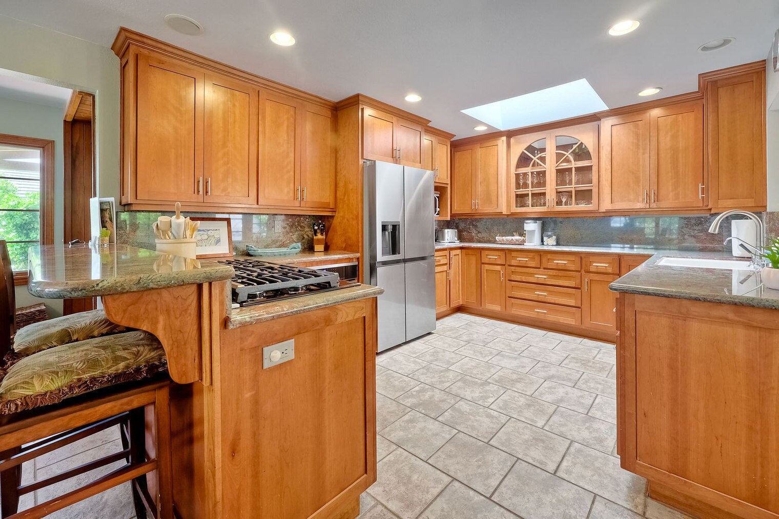 Building Photo - 5051 Shore Dr