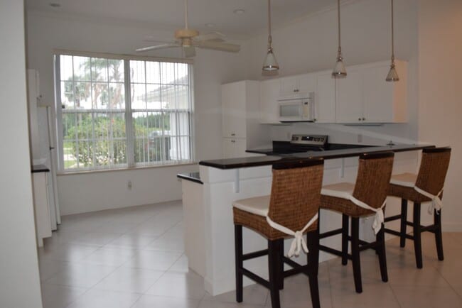 Building Photo - Fully furnished 3 bedroom 3 Bath POOL home in Sandpiper Bay