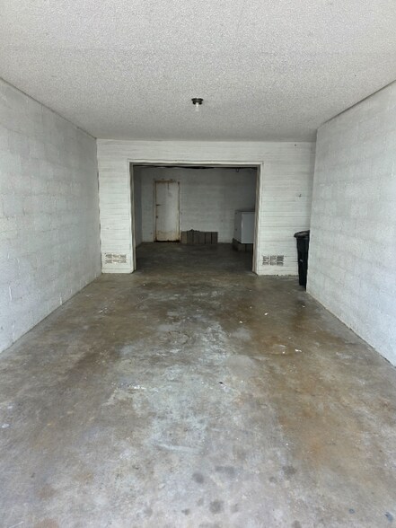 Building Photo - 4780 Pontchartrain Dr