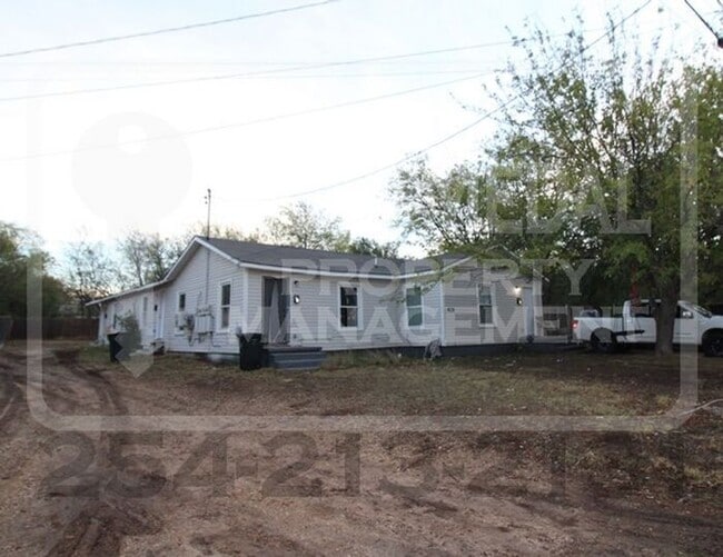 Primary Photo - 711 W Avenue C