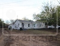 Building Photo - 711 W Avenue C