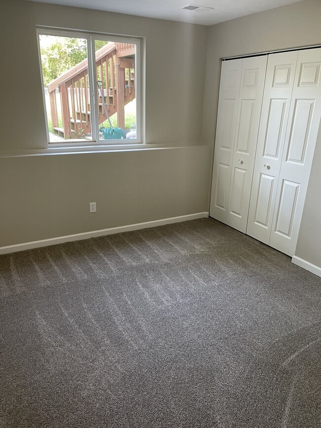 Building Photo - 1952 Ball Ave NE