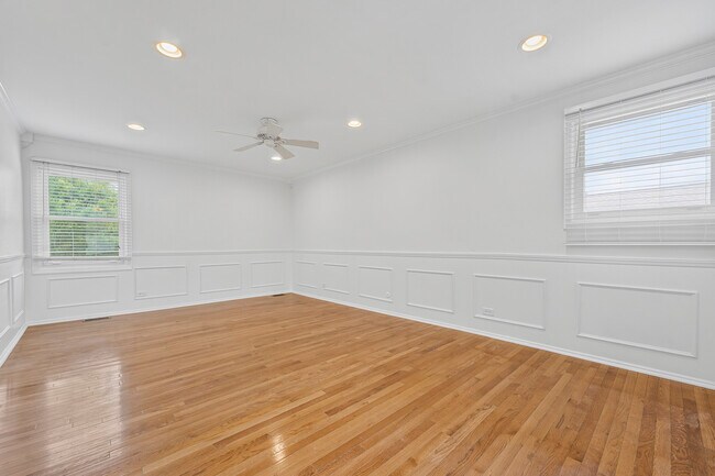 Building Photo - 2158 Countryside Cir