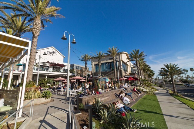 Building Photo - 206 Chicago Ave