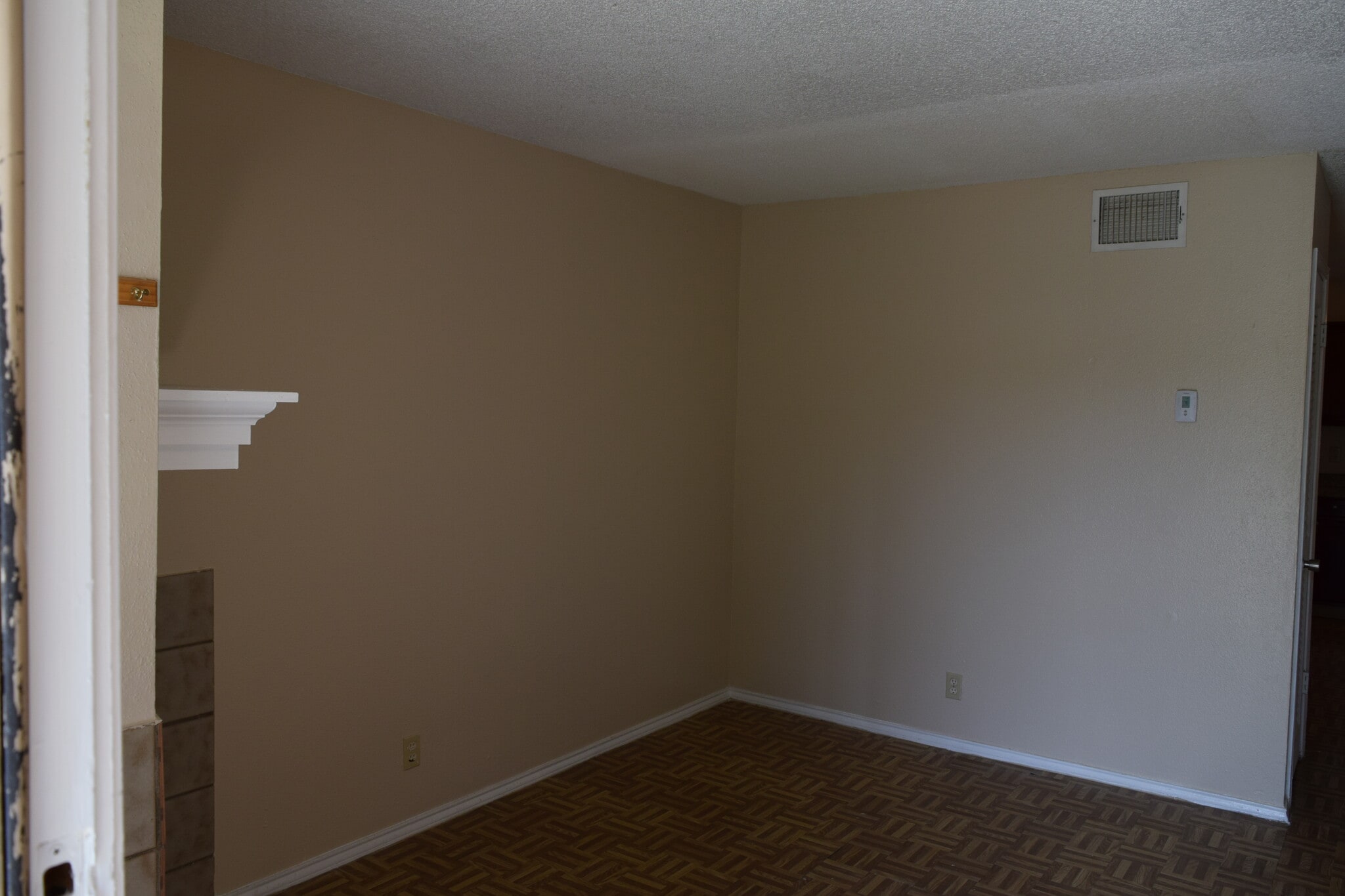 Building Photo - 10657 Starcrest Dr