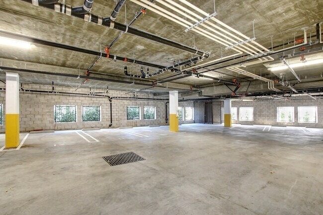 Building Photo - 2218 Montrose Ave