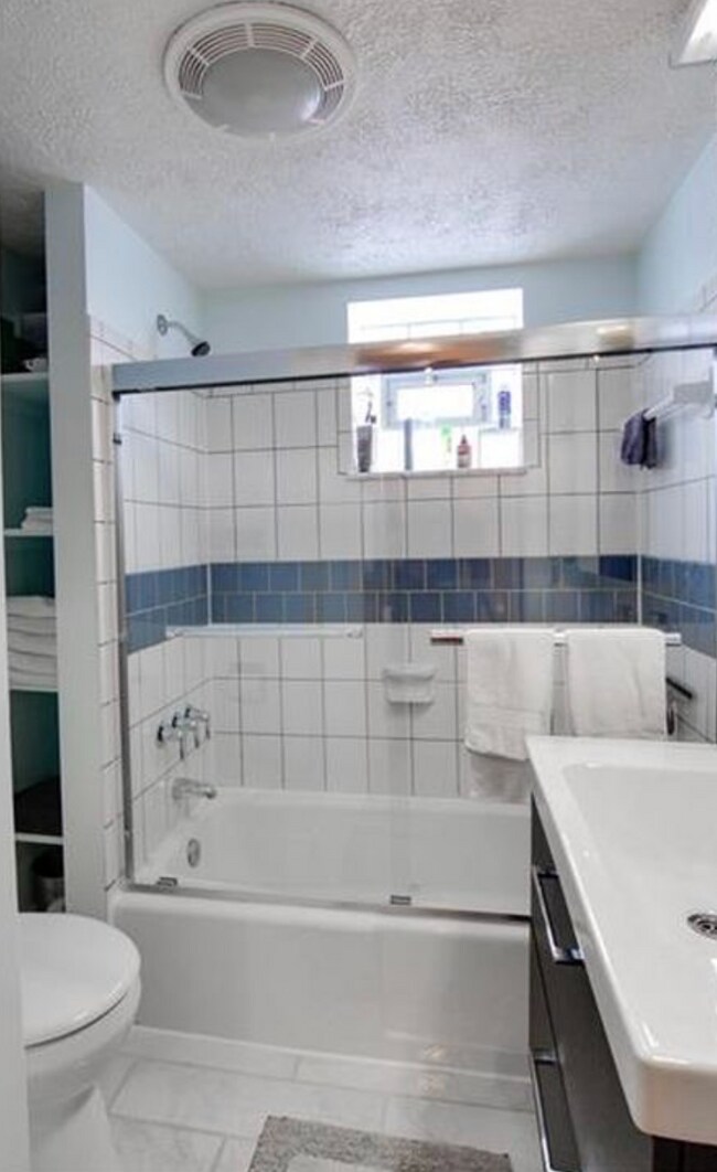 Building Photo - 3827 Liberty Ave