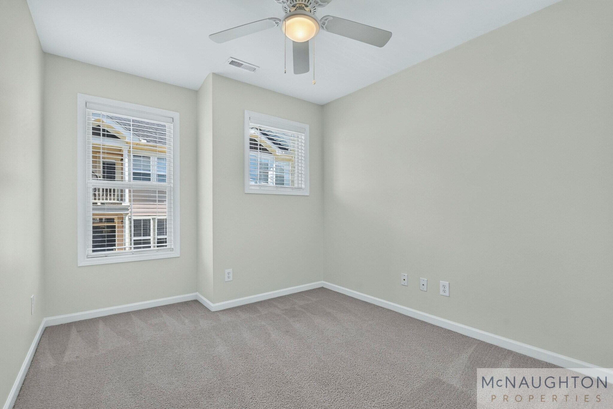 Building Photo - 513 Village Loop Dr