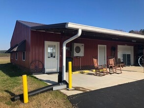 Building Photo - *FULLY FURNISHED* 1 Bedroom, 1 Bathroom Apartment *UTILITIES INCLUDED*