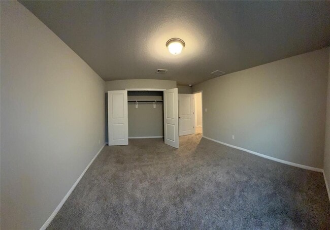 Building Photo - 104 Osier Pass