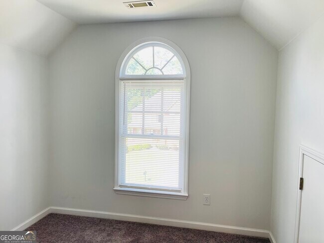 Building Photo - 4433 Fairecroft Terrace