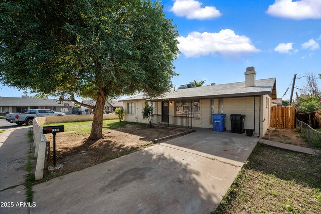 Building Photo - 2208 N 47th Ln