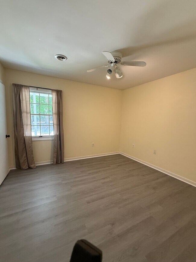 Building Photo - Incredible Home in New Kent County