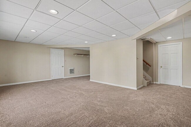 Building Photo - 209 Casparus Way