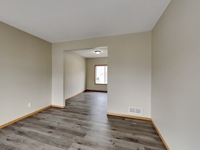 Building Photo - 1933 Mathias Rd