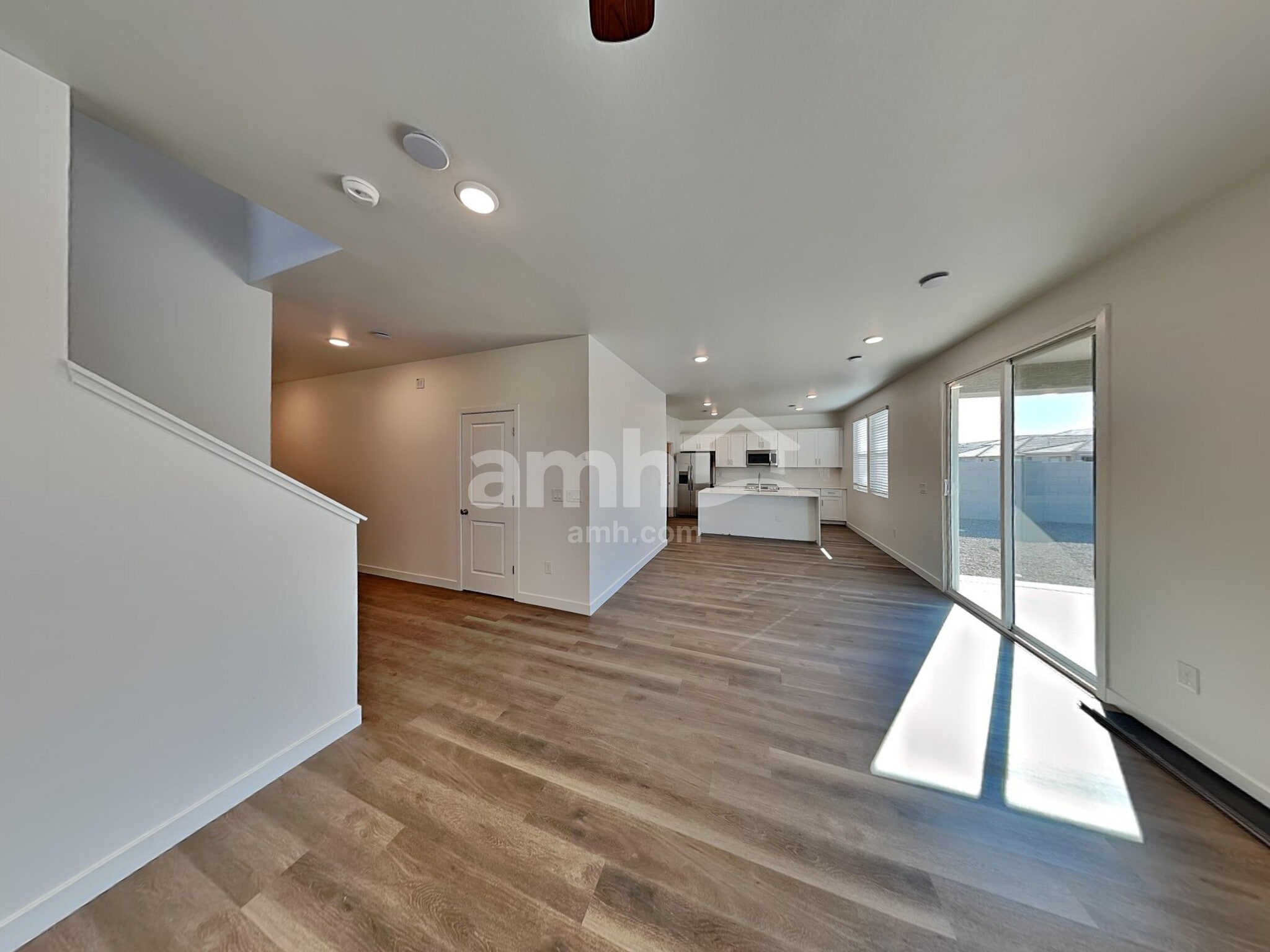 Building Photo - 18458 W El Cortez Pl