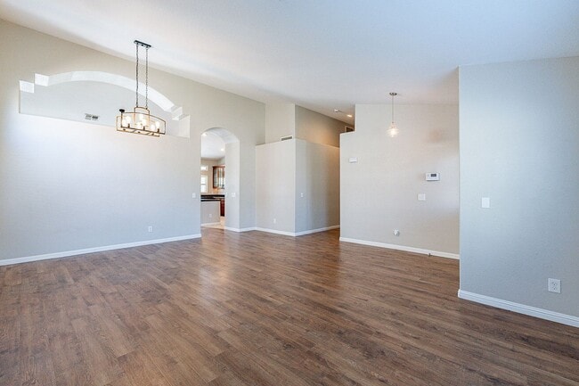 Building Photo - Charming 4-Bedroom Home with Luxurious Poo...
