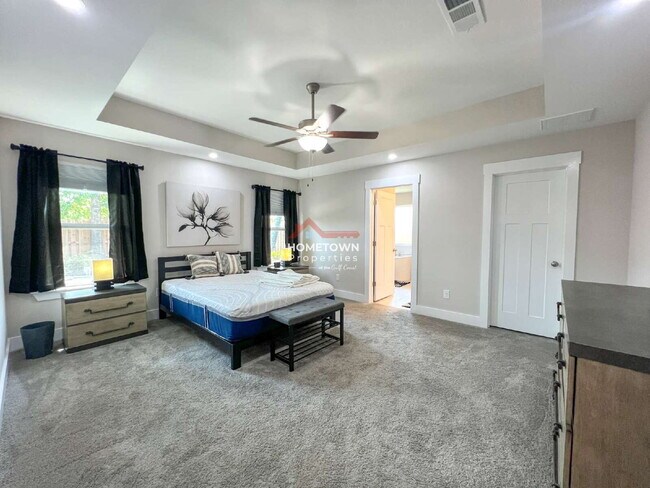 Building Photo - Furnished 3-Bed Oasis on Dunridge Drive wi...