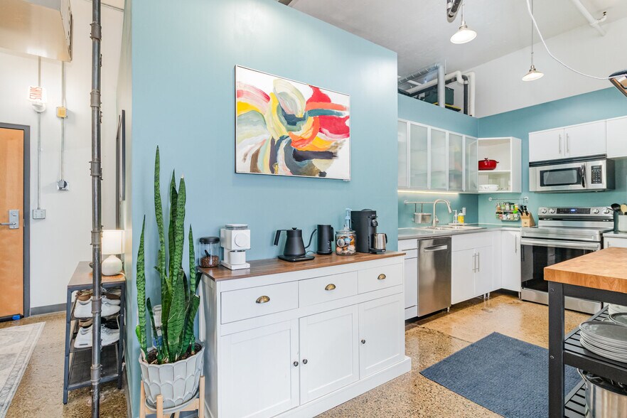 Building Photo - 500 Robert St N