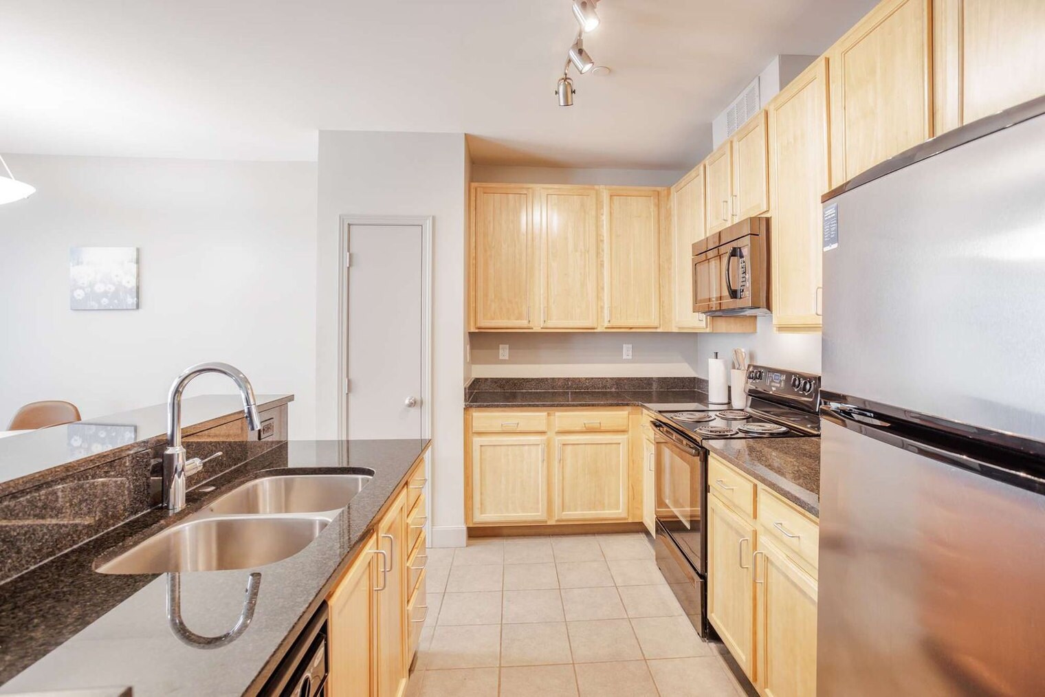 Building Photo - 121 E Freedom Way