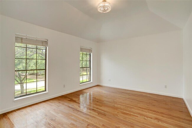 Building Photo - 4815 Willow St