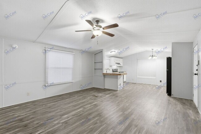 Building Photo - 6516 Blue Water Ct