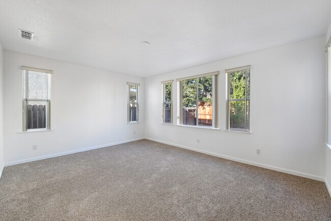 Building Photo - 6717 Sao Tiago Way