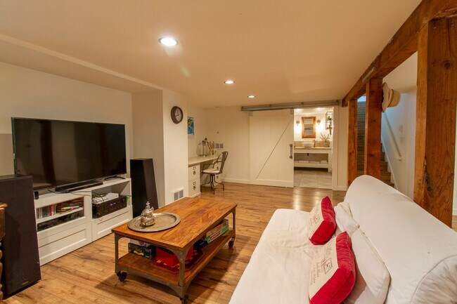 Building Photo - Gorgeous NW District House with Stunning Upgrades and Original Charm