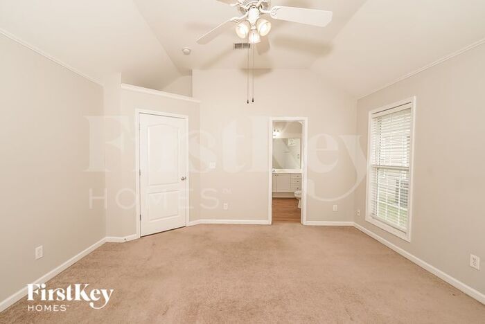 Building Photo - 138 Village Dr