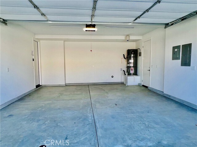 Building Photo - 593 McFadden St