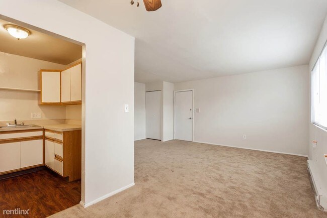 Building Photo - 2 br, 1 bath Apartment - Windsor Arms