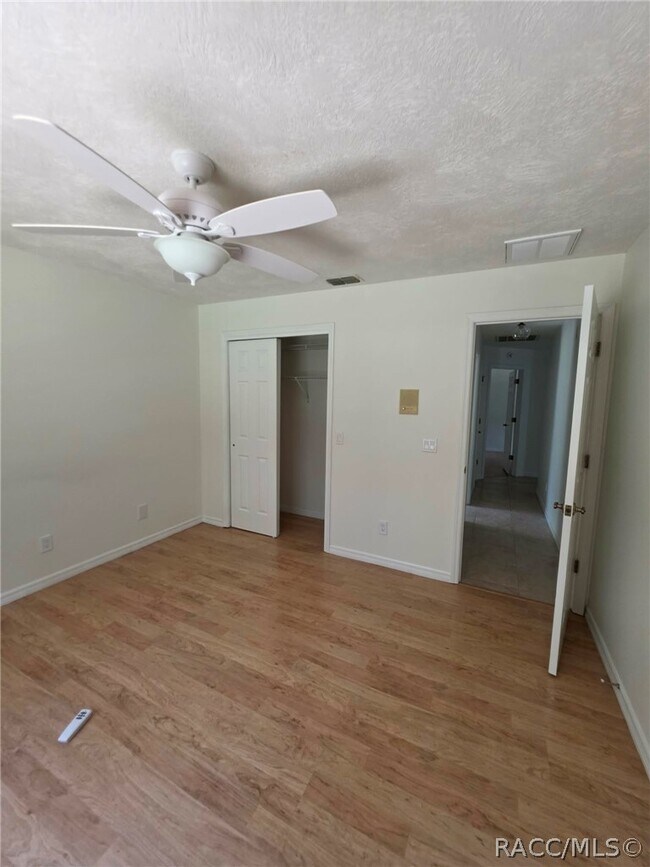 Building Photo - 1600 W Ivorywood Dr