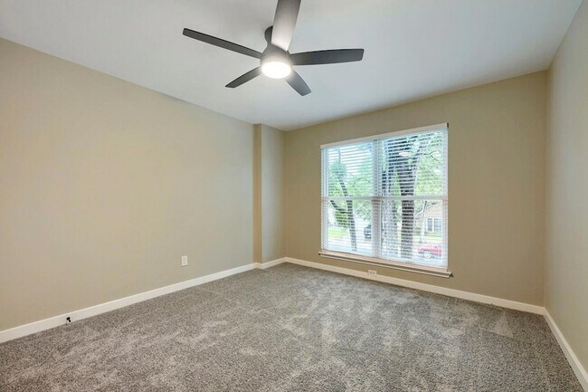 Building Photo - 13104 Tilder Dr