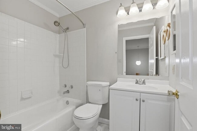 Building Photo - 2369 Southgate Square